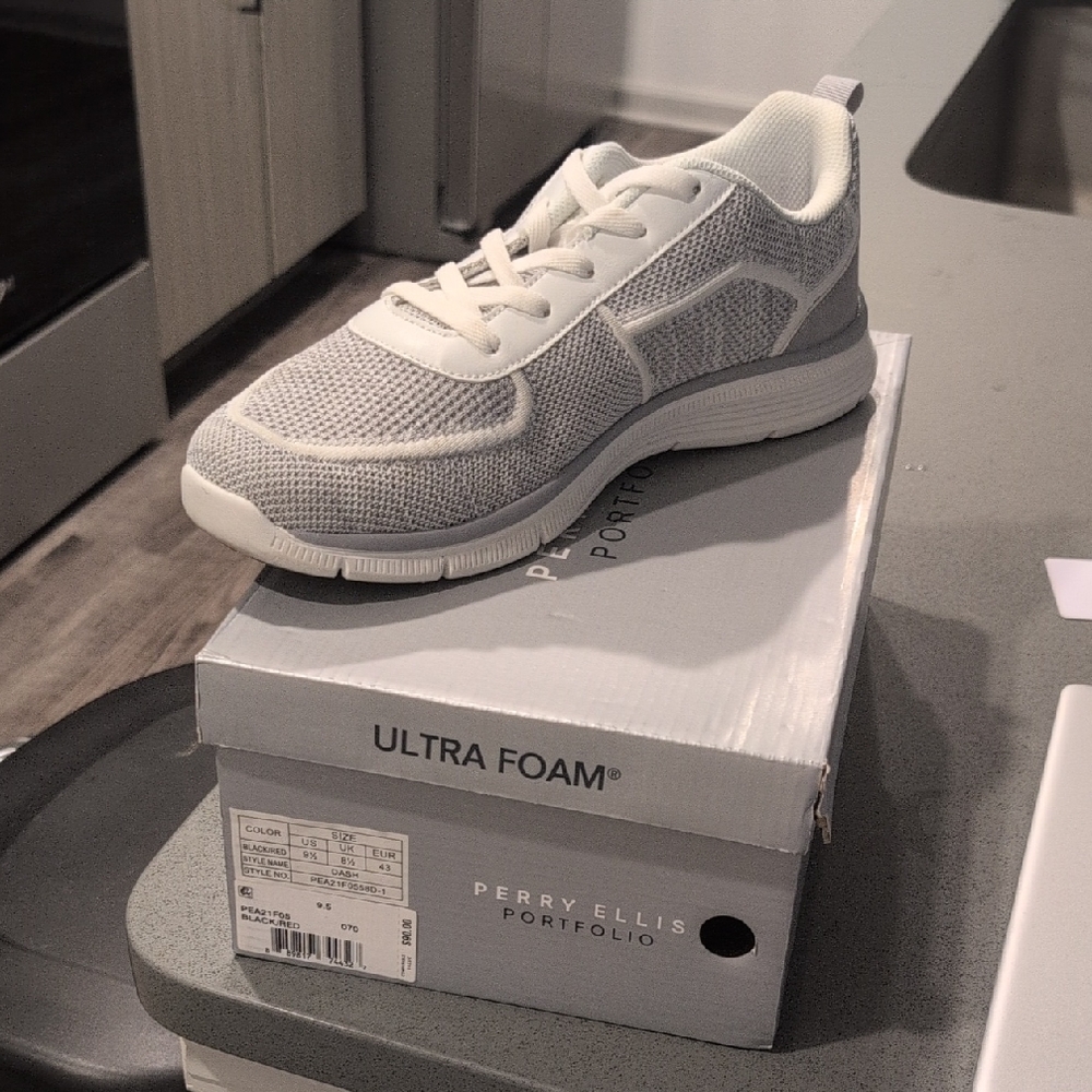 Perry Ellis Light Gray Sneakers